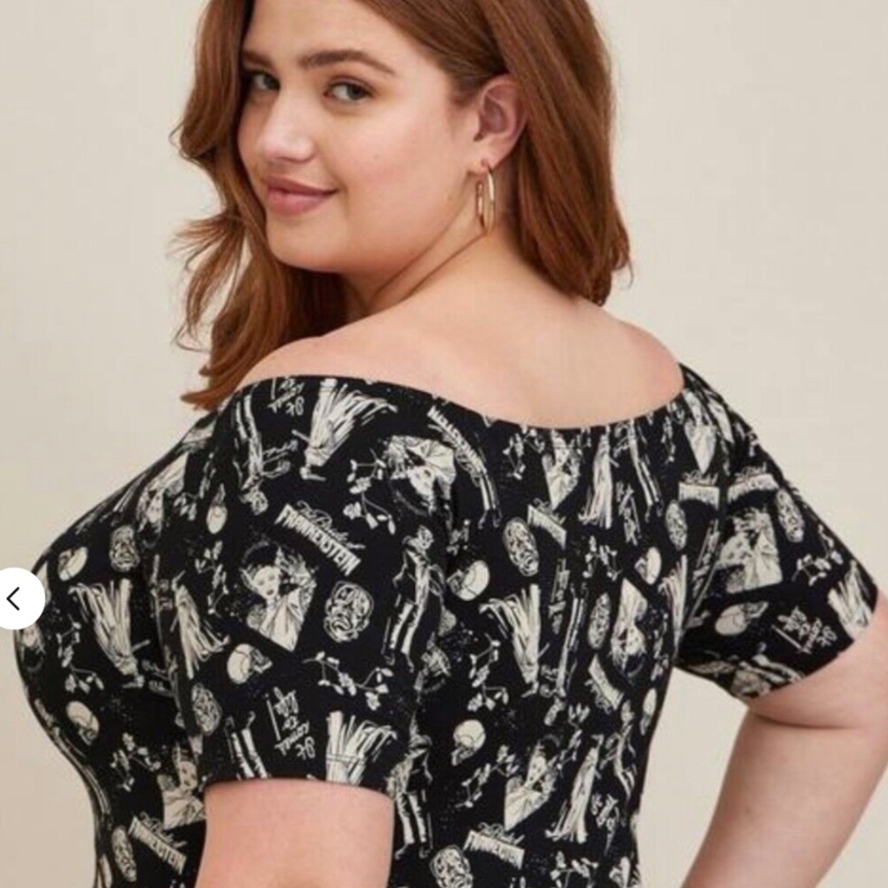 Torrid- Universal Monsters - Bride of Frankenstein top - size 2x (18/20)